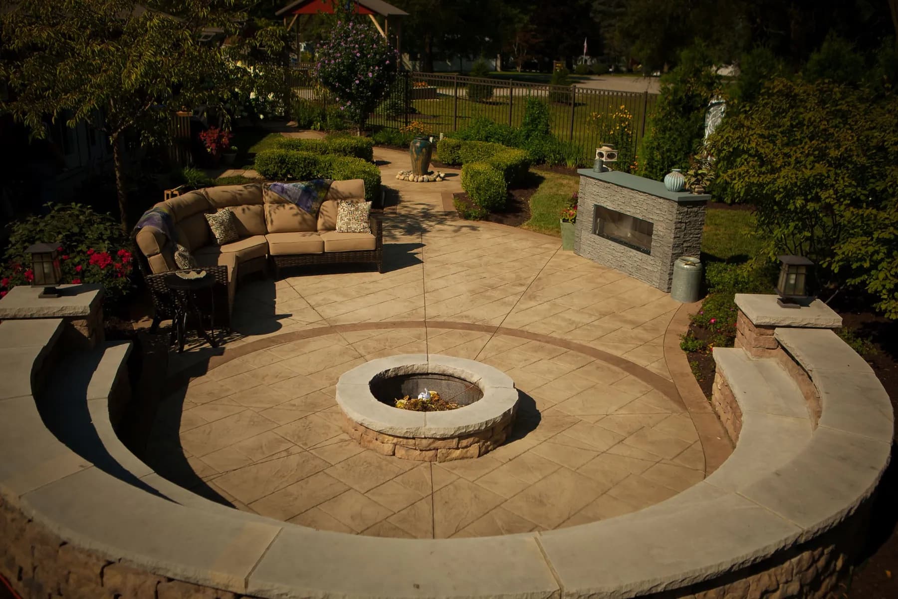 Better outdoor living with the sleek kalea bay outdoor fireplace