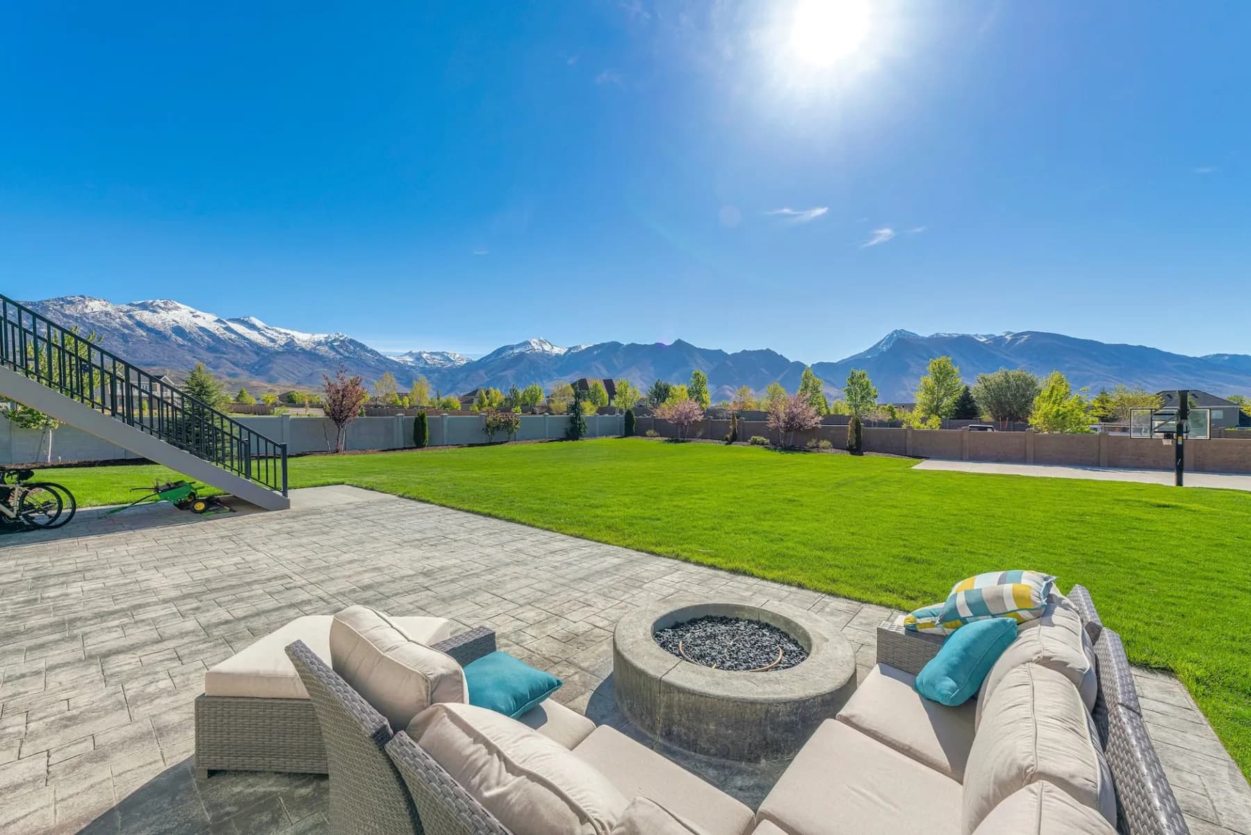 Create your dream backyard around a fire pit with these tips and tricks